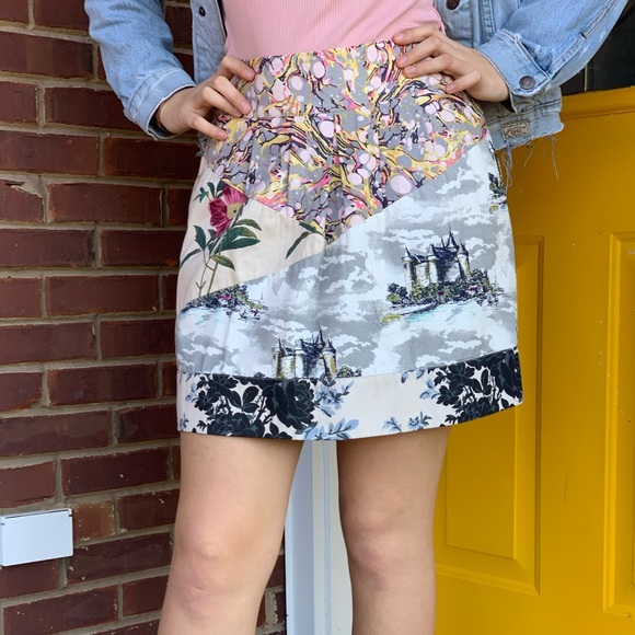 Very adorable mini skirt with floral print !! - Picture 5 of 5